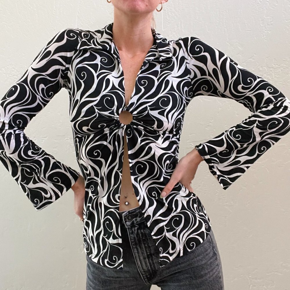 Vintage Y2K Forever 21 Abstract Swirl Printed Open Front Long Sleeve Top - Picture 2 of 6